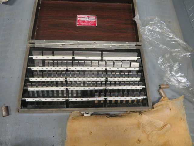 8 Drawer Stanley Vidmar and contents - MISCELLANEOUS