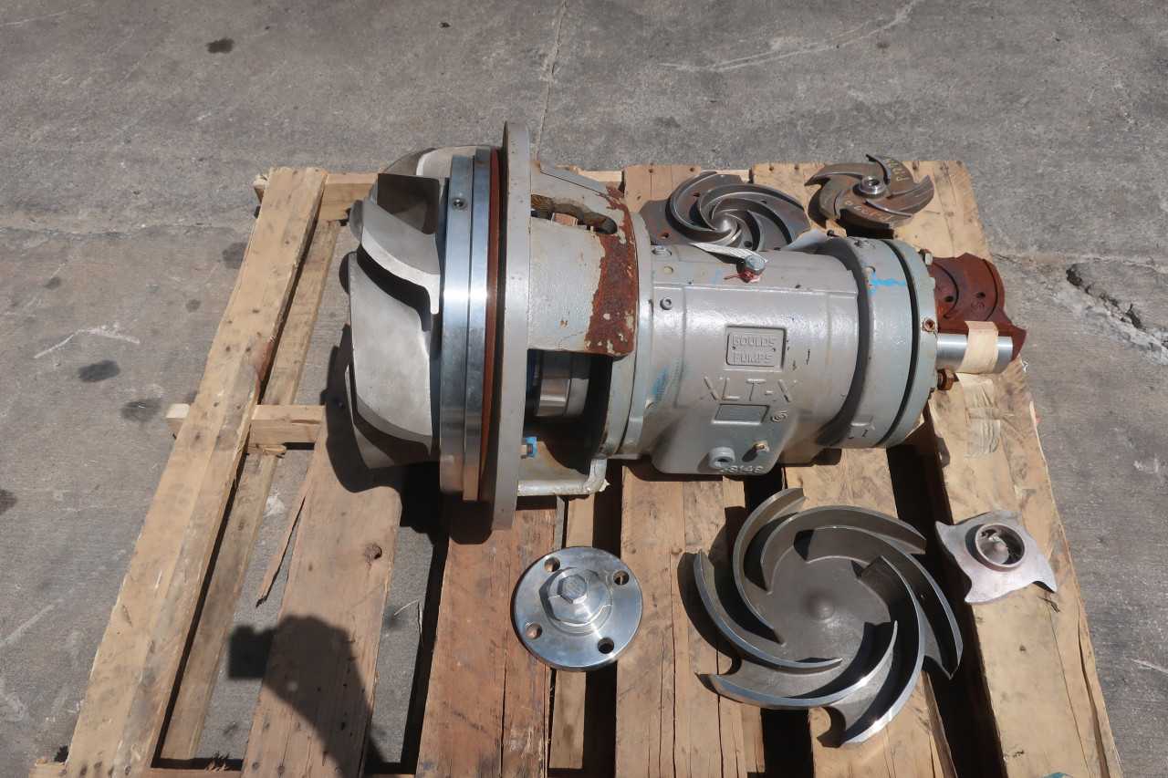 GOULDS I-FRAME XLT-X PUMP AND ASSORTED IMPELLERS - PUMPS