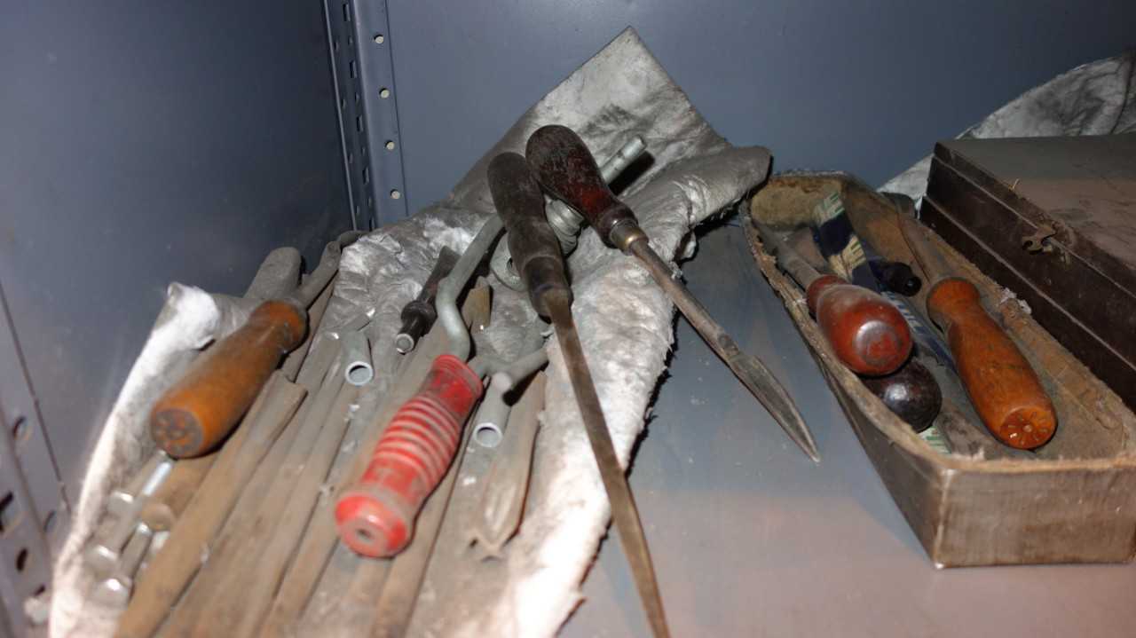 CONTENTS OF SHELF SECTION - MACHINING ACCESSORIES & TOOLING
