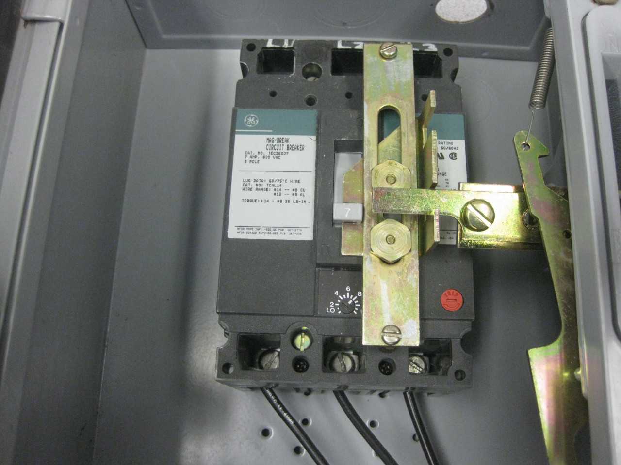 GE DISCONNECT SWITCH 7A BREAKERS SIZE 1 STR QTY 2 - DISCONNECT SWITCHES