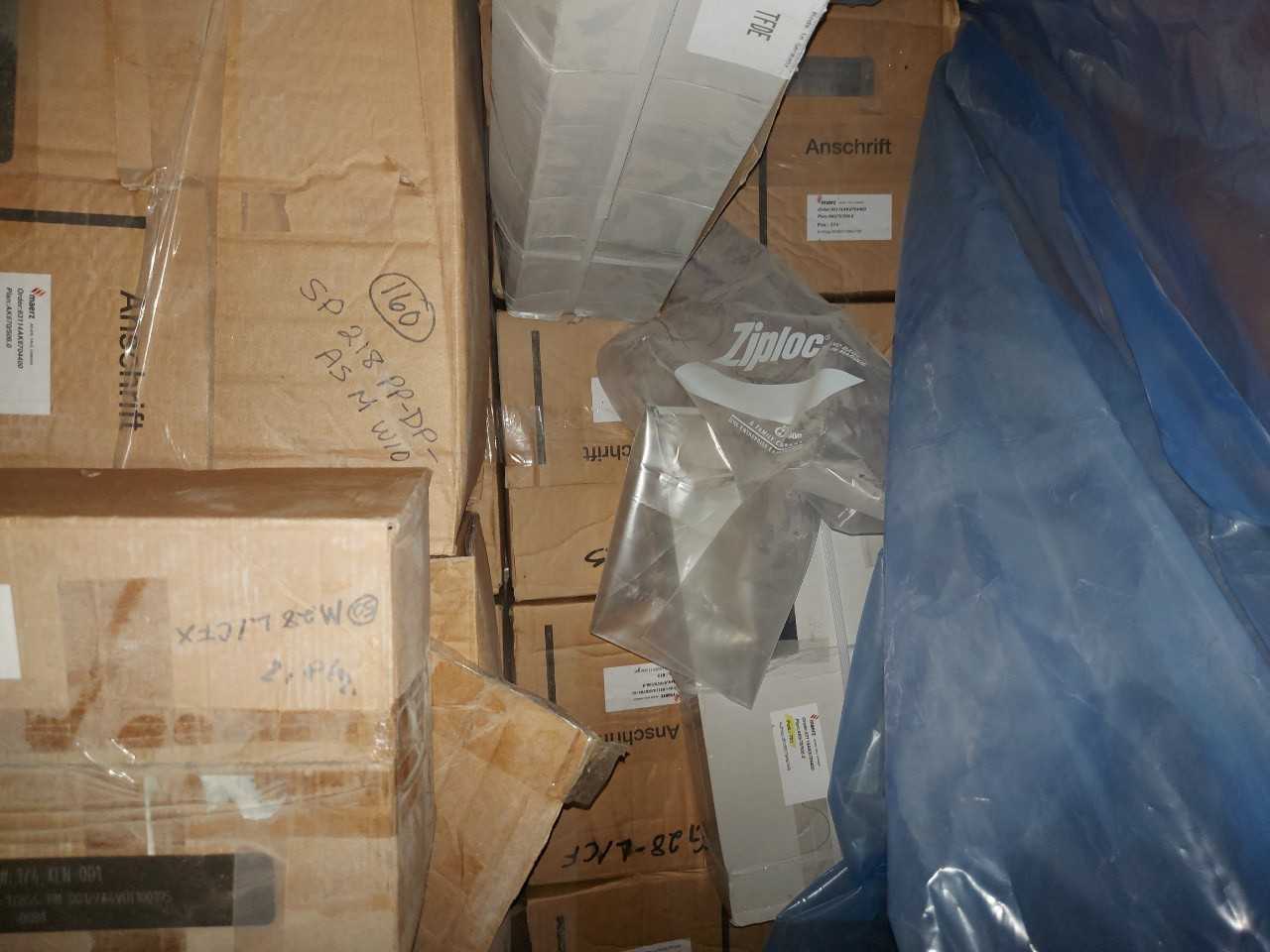 LOT OF ASSORTED PARKER PARTS - INDUSTRIAL PARTS
