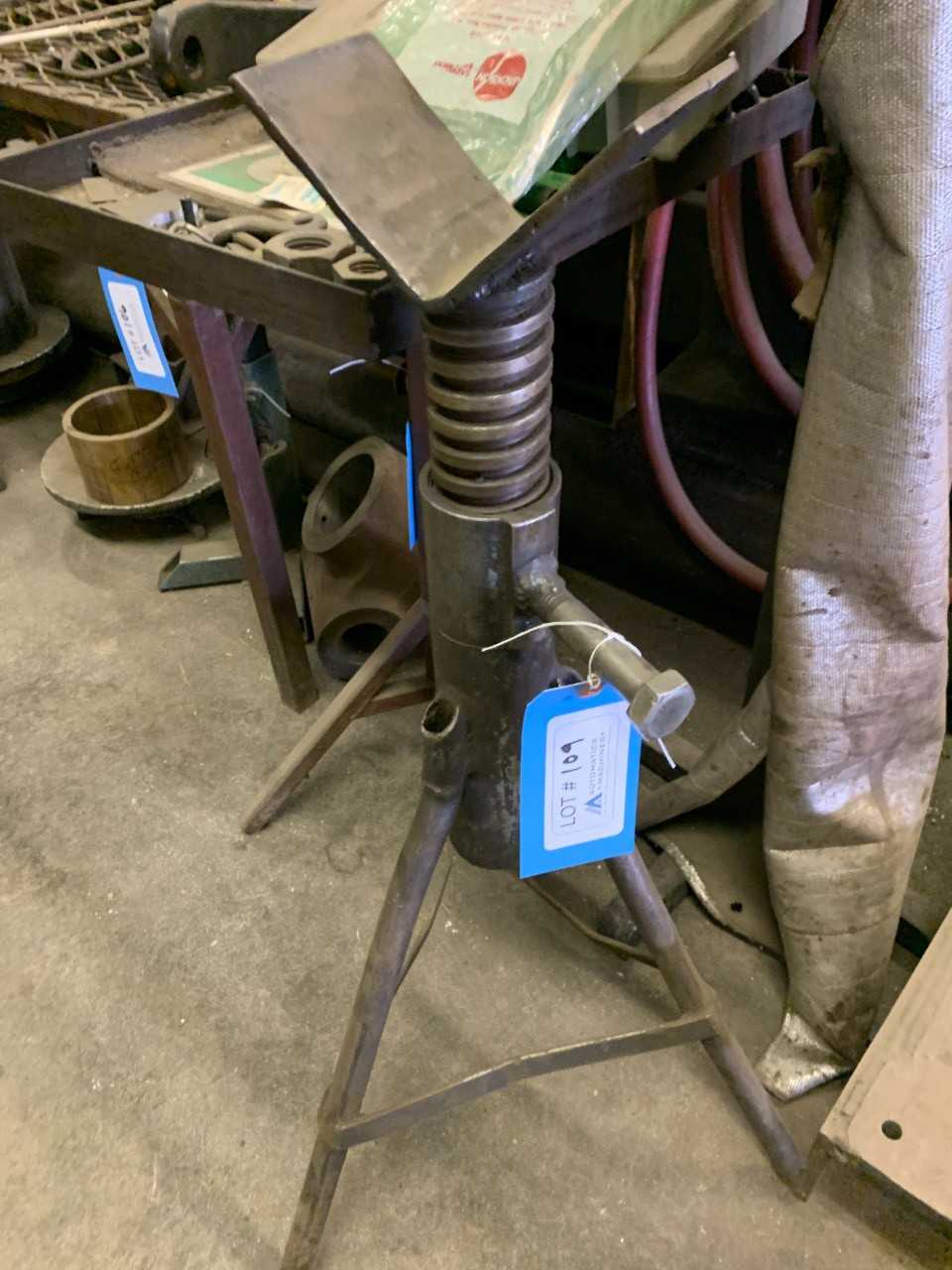 Adjustable V stand - MACHINING ACCESSORIES & TOOLING
