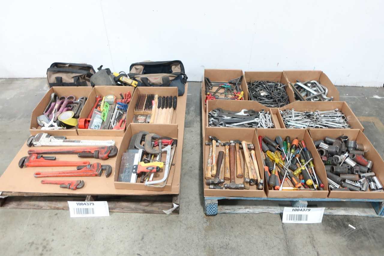 2 PALLETS OF ASSORTED TOOLS AND HAND BAGS - HAND TOOLS