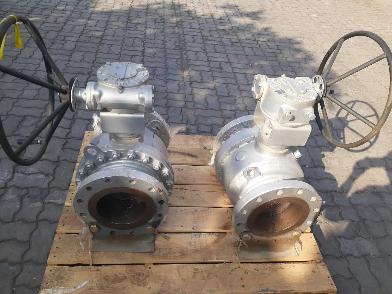 Lot of 2 Ball Valves - BALL VALVE