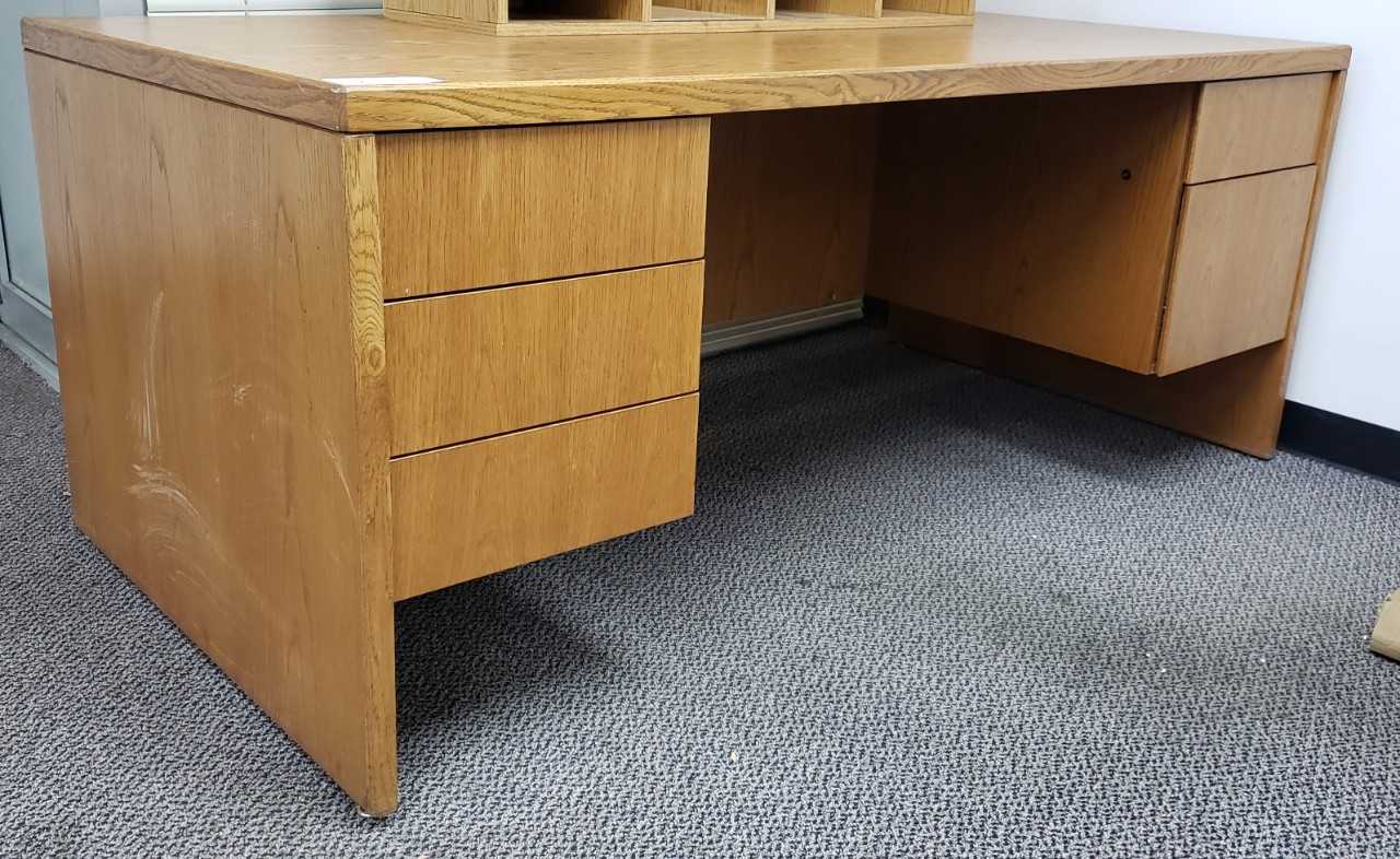 Desk - PLANT & FACILITY Desk - PLANT & FACILITY