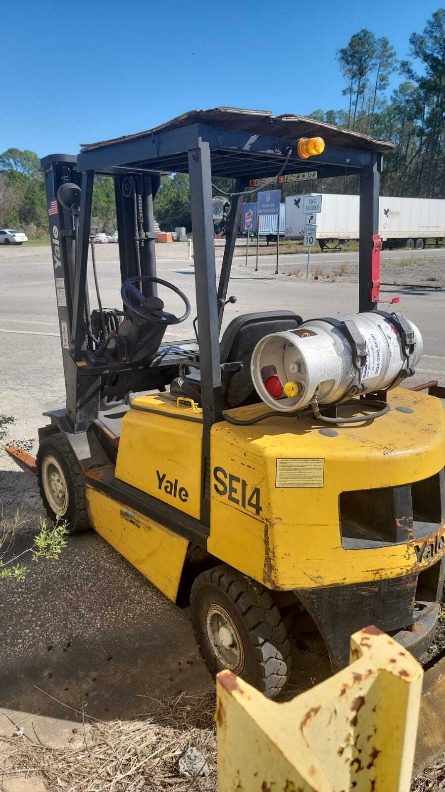 Yale Forklift Model GLP050 - FORKLIFTS
