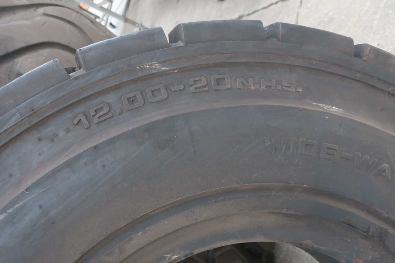 LOT OF 5 ASSORTED TIRES - MISCELLANEOUS