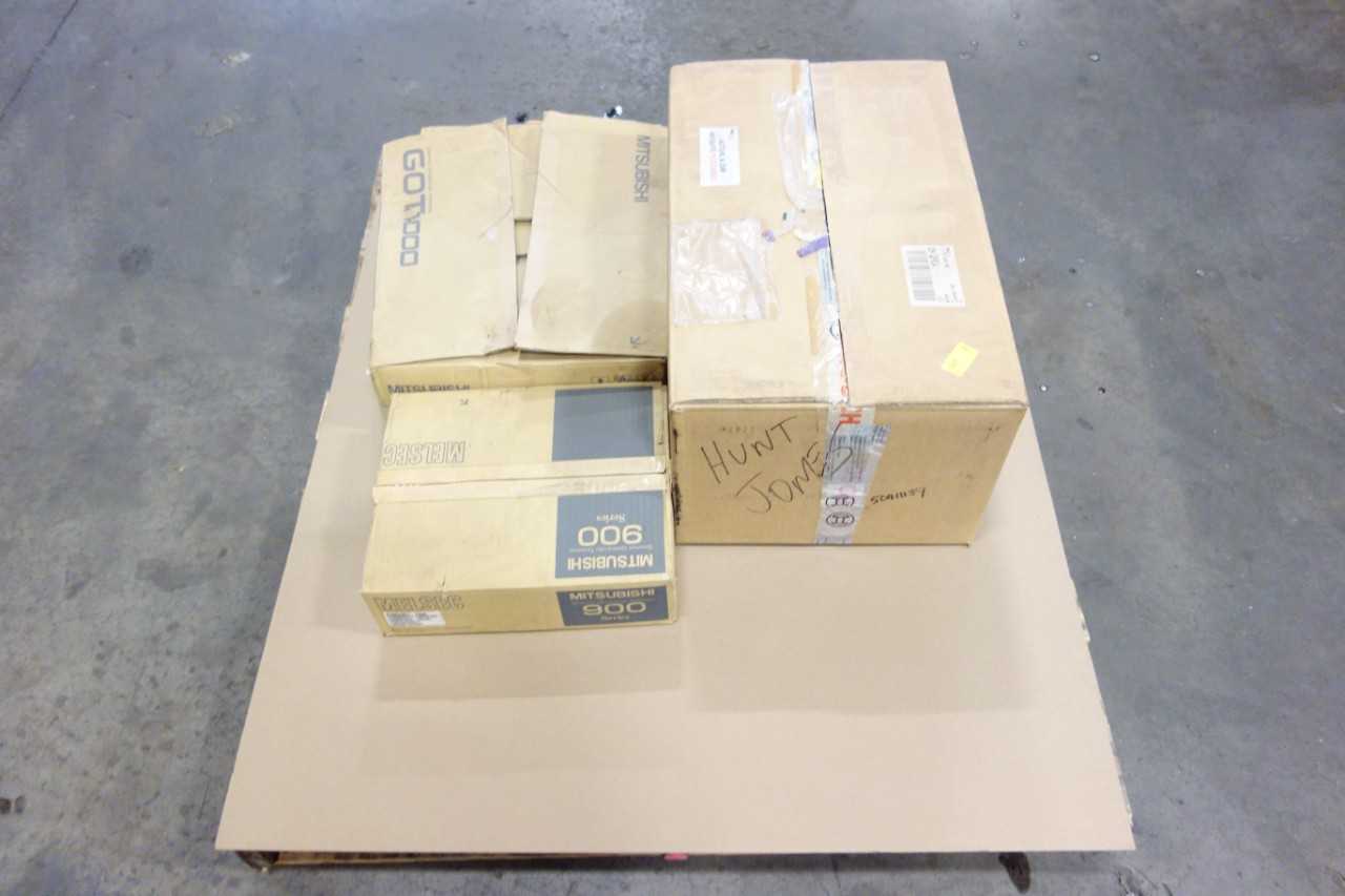 LOT OF ASSORTED OPERATOR INTERFACE PANELS - AUTOMATION & CONTROLS