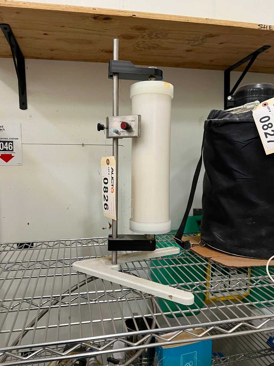 BUCHI FLASHPURE C18 CHROMATOGRAPHY CARTRIDGE AND STAND - LAB & SCIENTIFIC