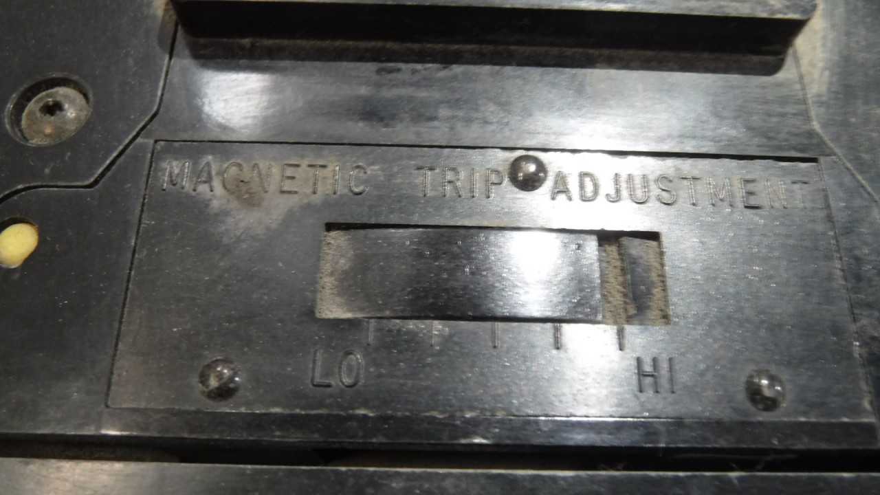 400 Amp Square-D Circuit Breaker - CIRCUIT BREAKERS