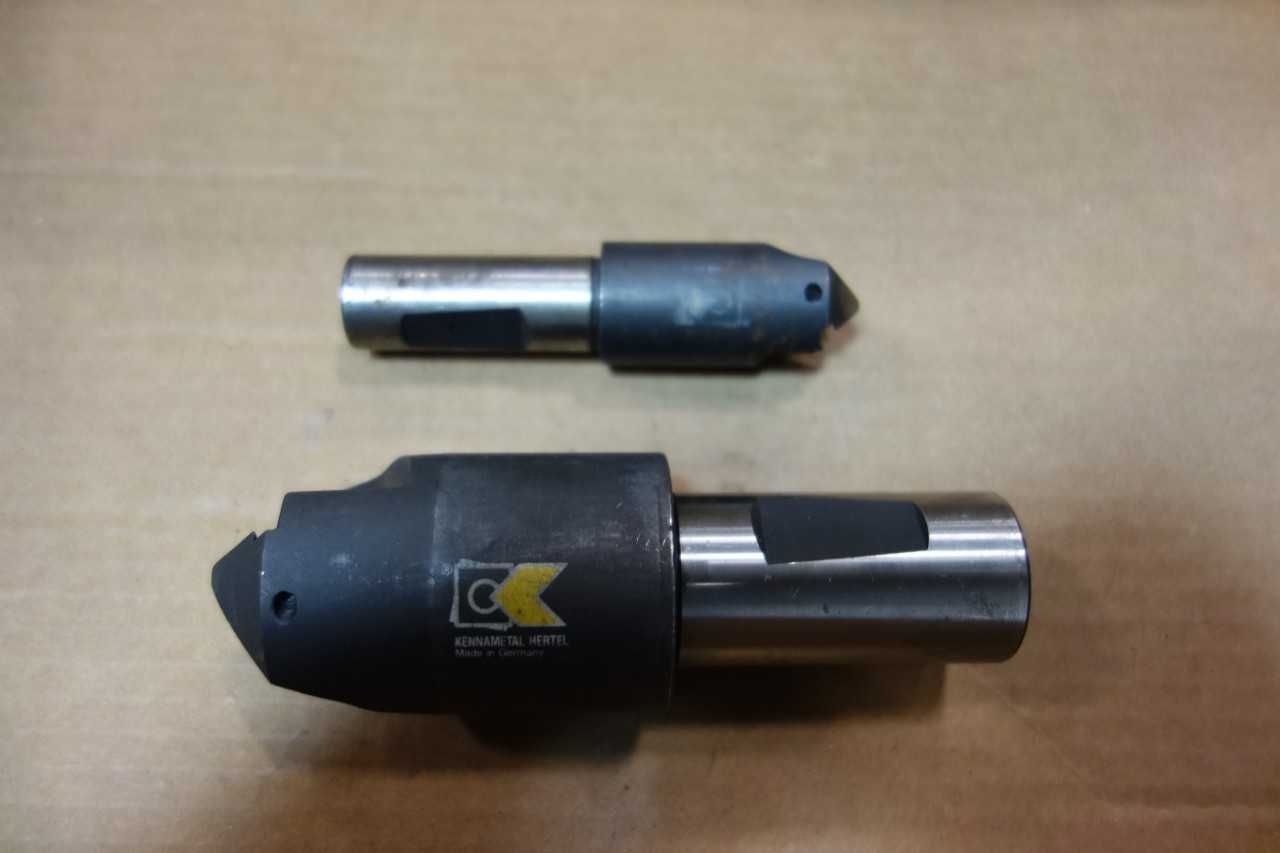 LOT OF ASSORTED END MILLS - KENNAMETAL - ELECTRIC POWER TOOLS