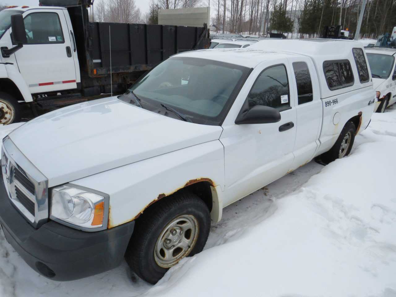 2005 DODGE DAKOTA 4X4 ST CLUB CAB 4WD PICKUP TRUCK - HYDRO EXCAVATOR TRUCKS