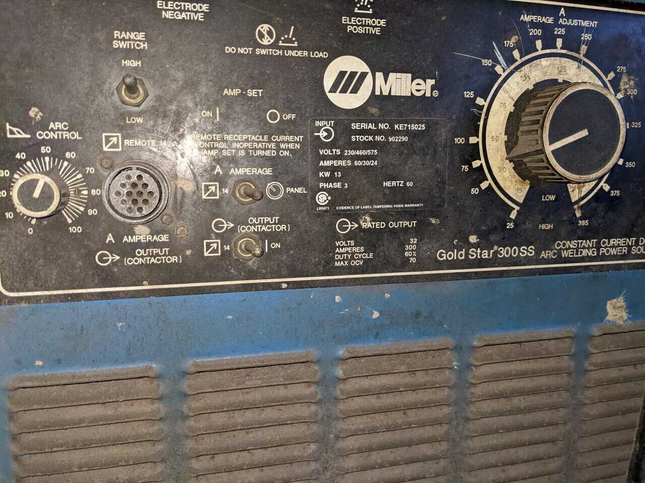 MILLER 902290 GOLD STAR 300SS ARC WELDER - WELDING EQUIPMENT
