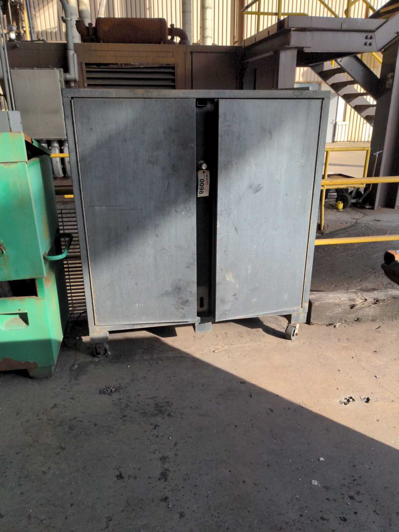 Tool box with contents - PLANT & FACILITY