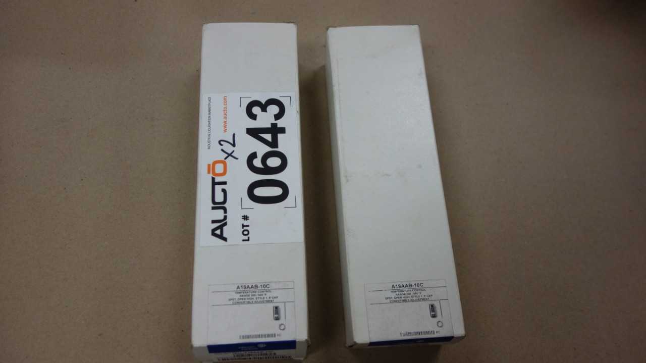 LOT OF 2 JOHNSON CONTROLS A19AAB-10C TEMPERATURE CONTROLLER - TEMPERATURE CONTROLLERS