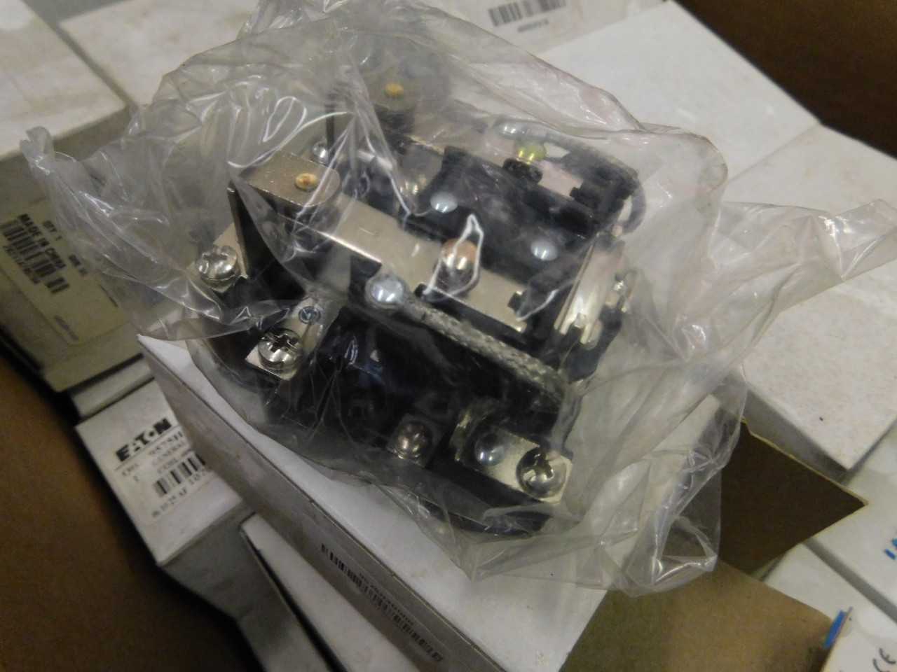 Lot of 18 General Purpose Relays - ELECTRICAL COMPONENTS