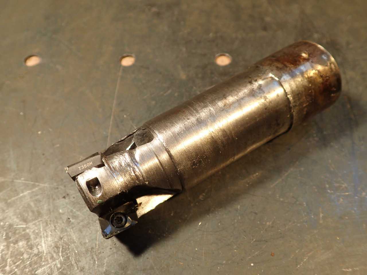 1-1/4" Non-Center Cutting Indexable Carbide End Mill 4-1/4" OAL 1-1/4" Dia Shank - MILLING TOOLS