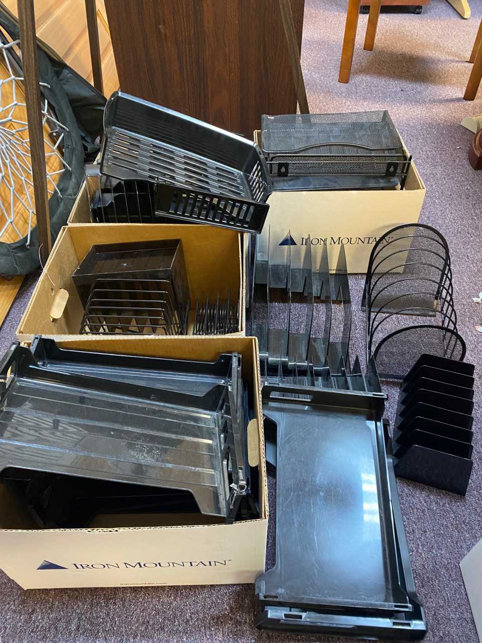 Lot of miscellaneous office supplies - PLANT & FACILITY EQUIPMENT