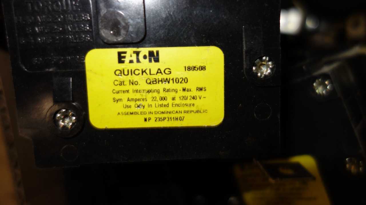 1 BOX OF ASSORTED EATON MINIATURE CIRCUIT BREAKERS, QUICKLAG, BR, CH - CIRCUIT BREAKERS