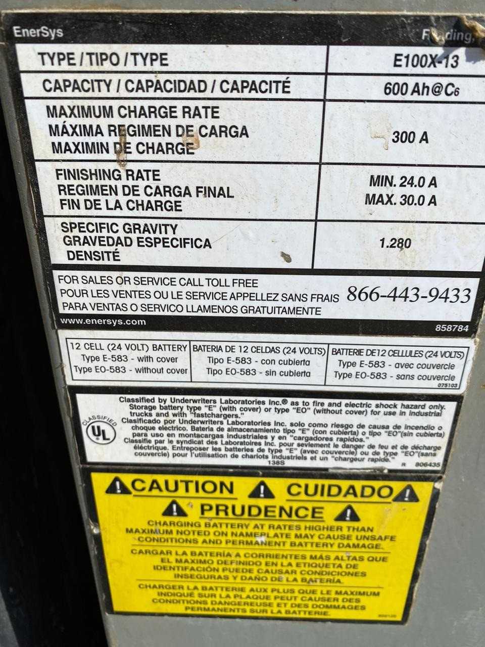 1 CROWN ELECTRIC FORK LIFT - FORKLIFTS