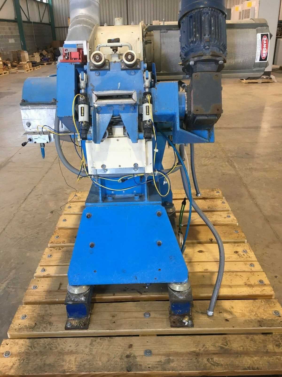 USED KAMAS HAMMER MILL H 12 KD WITH 30HP SIEMENS MOTOR - PROCESS EQUIPMENT