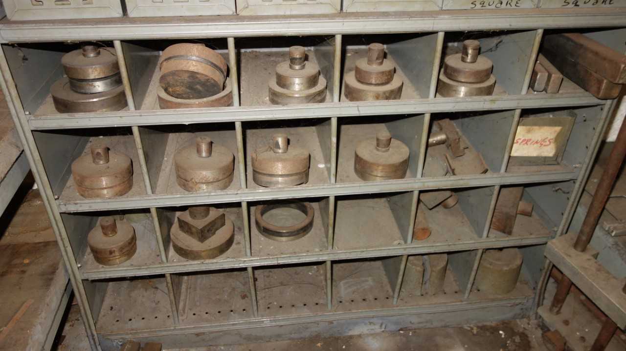 CONTENTS OF SHELVING, ASSORTED PUNCHES AND DIES, RECTANGLES, OBROUNDS, SQUARES, SPECIALITY