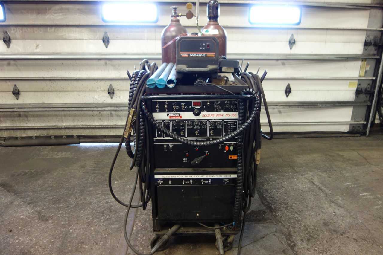 LINCOLN SQUARE WAVE TIG-355 TIG STICK ARC WELDER (ACETYLENE TANKS NOT INCLUDED) - WELDING EQUIPMENT