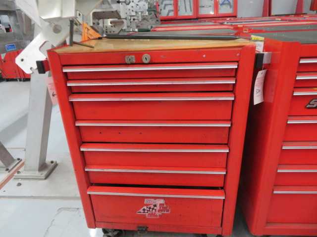 7 Drawer Tool Box Snap On - MISCELLANEOUS