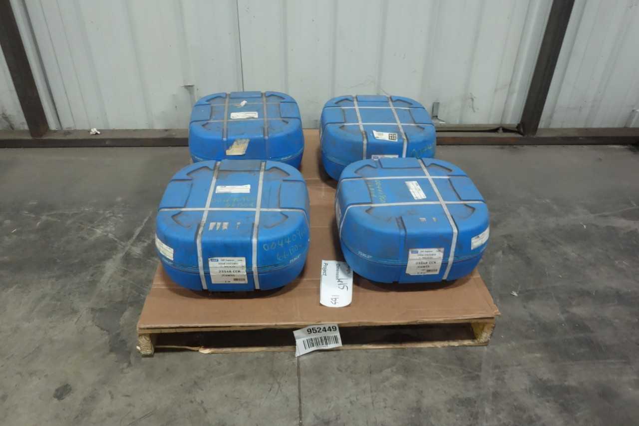 LOT OF 4 SKF 23148 CCK/C4W33 ROLLER BEARINGS - BEARINGS