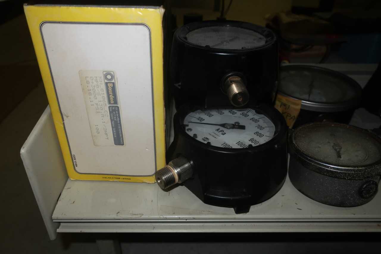 ASSORTED PNEUMATIC GAUGES, BOURDON, ASHCROFT, WIKA - PNEUMATIC POWER TOOL