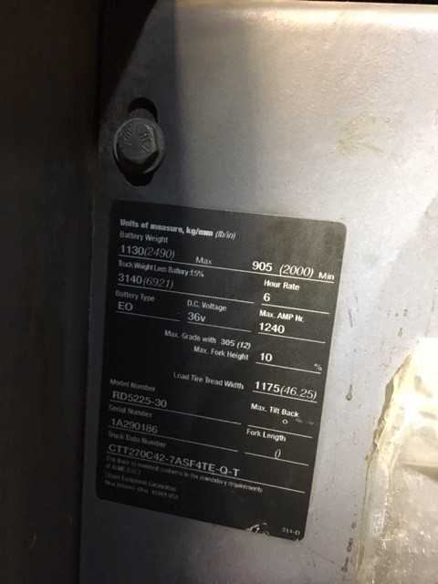 2005 Crown RD5225-30 deep reach truck, Lemoyne, PA - REACH TRUCKS