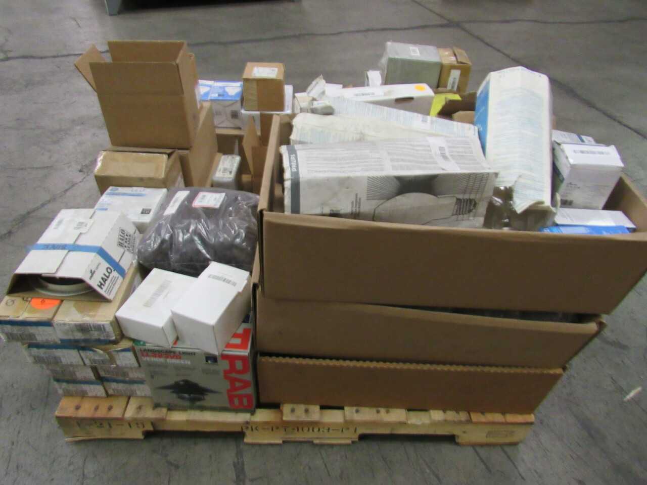 Pallet of 408x Assorted Lights, LEDs, Contacts, Cables, Electrical Enclosures & Tools - LIGHTING