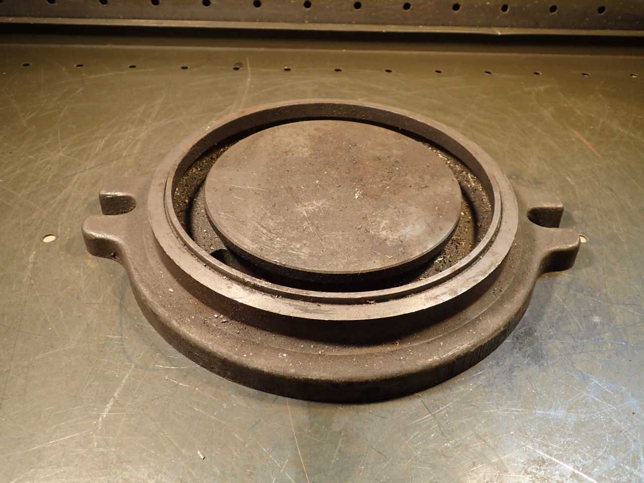 6" Mill Milling Vise Swivel Base with No Center Hole, Used in Good Condition - MACHINING ACCESSORIES & TOOLING