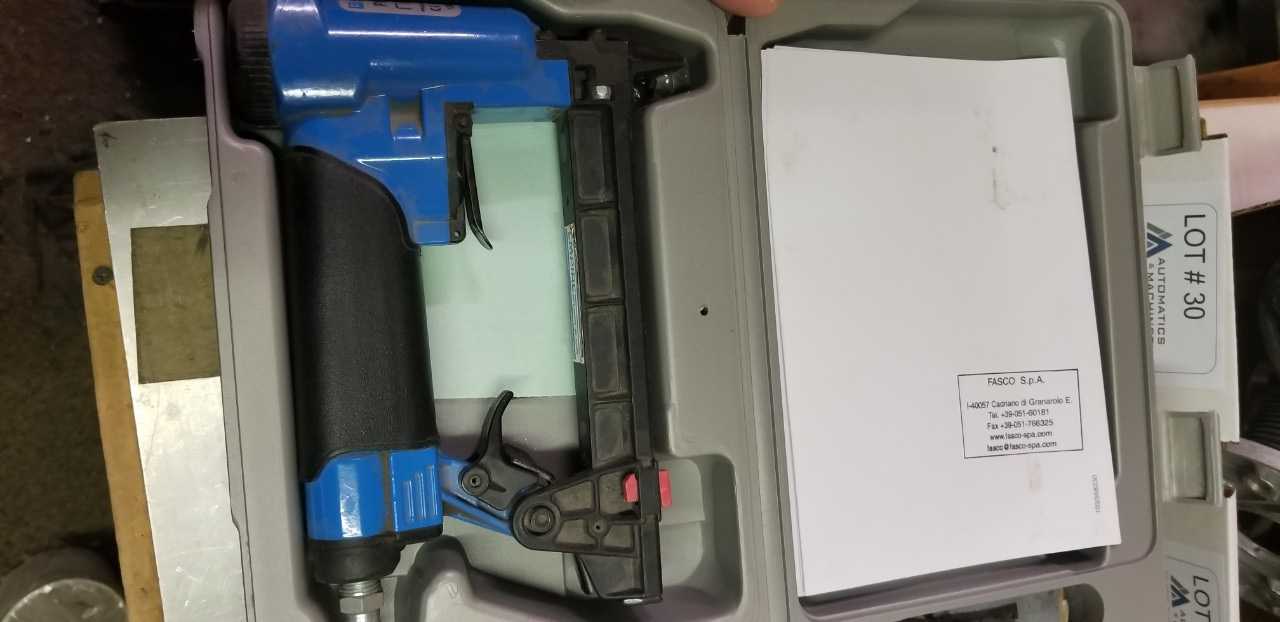 Staple Guns - PNEUMATIC POWER TOOL Staple Guns - PNEUMATIC POWER TOOL