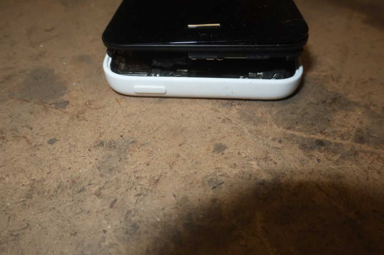 LOT OF 2 APPLE IPHONE 4S MODEL: A1387 W/ OTTERBOX DEFENDER CASE - TELECOMMUNICATION