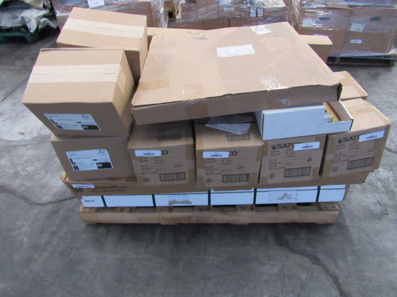 Pallet of 197x Assorted Lights & LEDs - LIGHTING