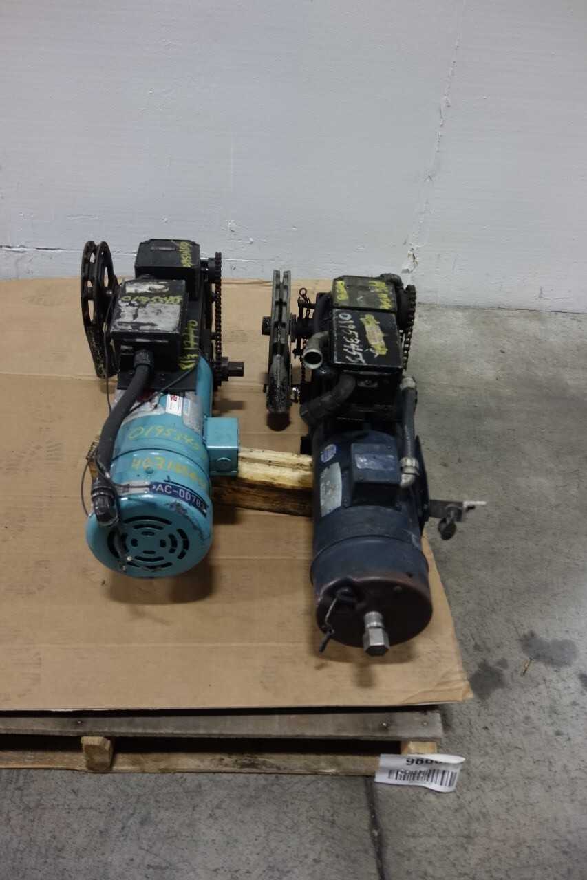 LOT OF 2 ASSORTED GEAR REDUCER ASSEMBLIES - GEAR REDUCERS