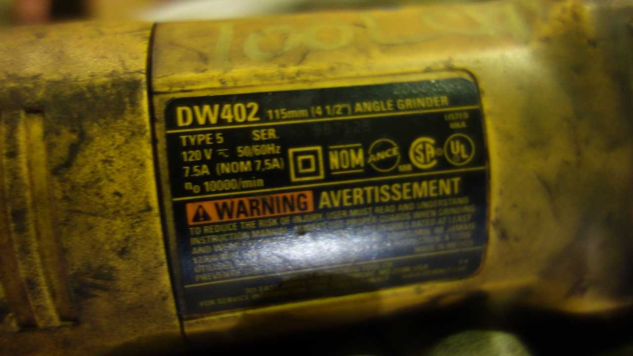 LOT OF 2 ASSORTED DEWALT ANGLE GRINDERS, DW402 - ELECTRIC POWER TOOLS