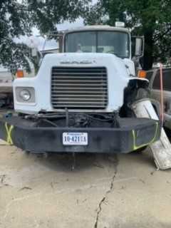 2003 MACK DM6805 READYMIX CONCRETE TRUCK - HYDRO EXCAVATOR TRUCKS
