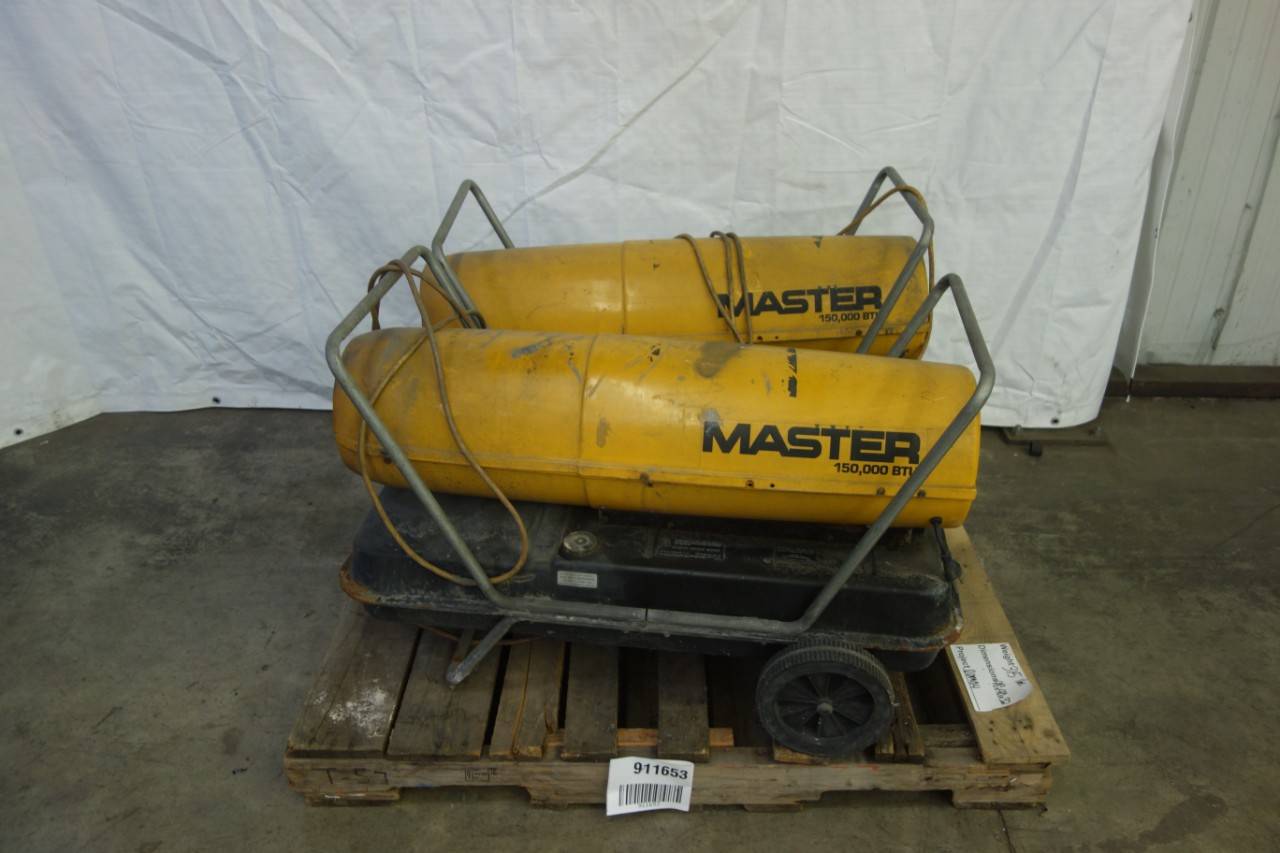 Buy LOT OF 2 MASTER B150C KEROSENE SPACE HEATERS Lot #911653 on the Aucto  Marketplace
