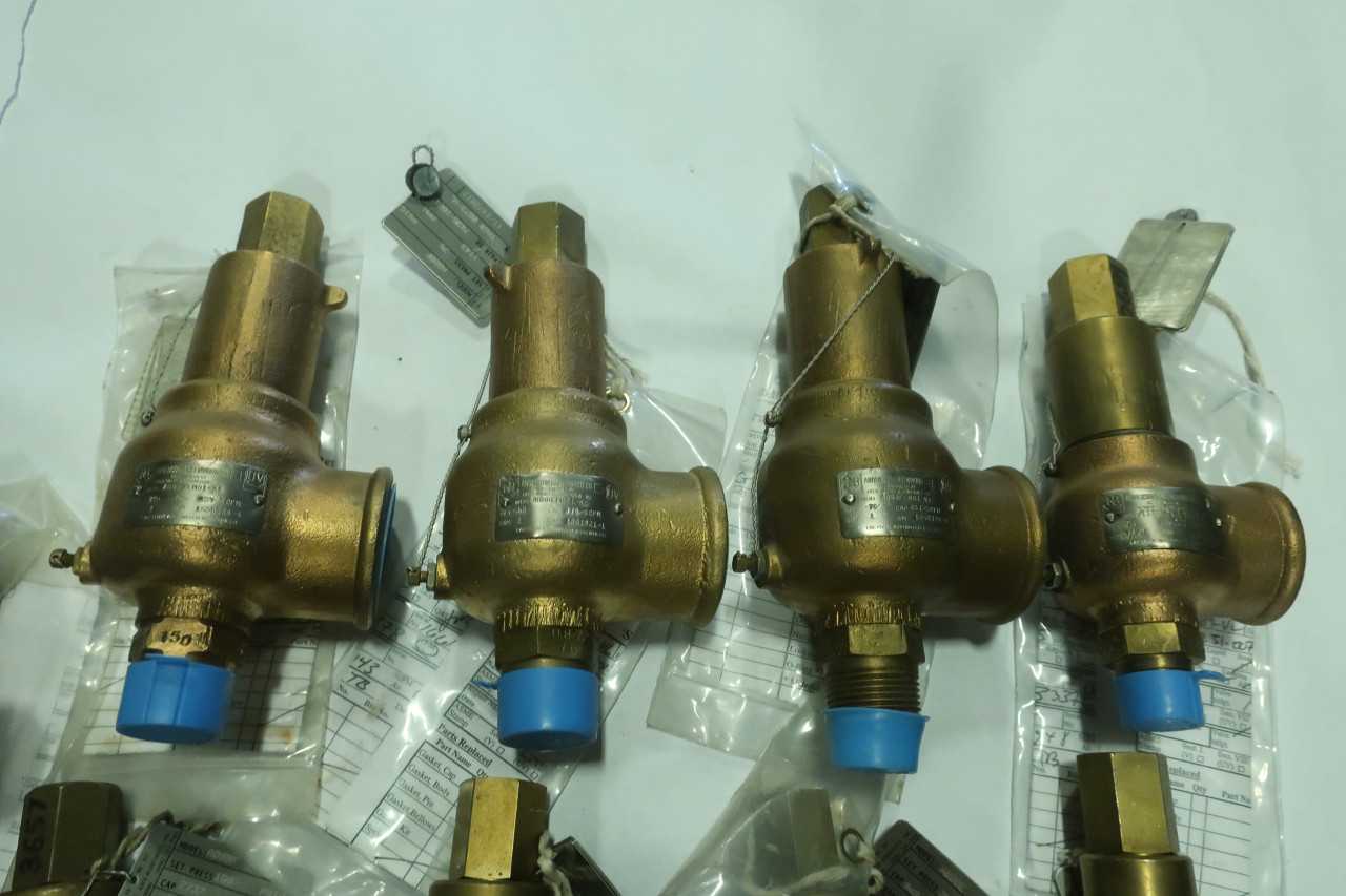 LOT OF ASSORTED RELIEF VALVES DRESSER ANDERSON KUNKLE - RELIEF VALVE