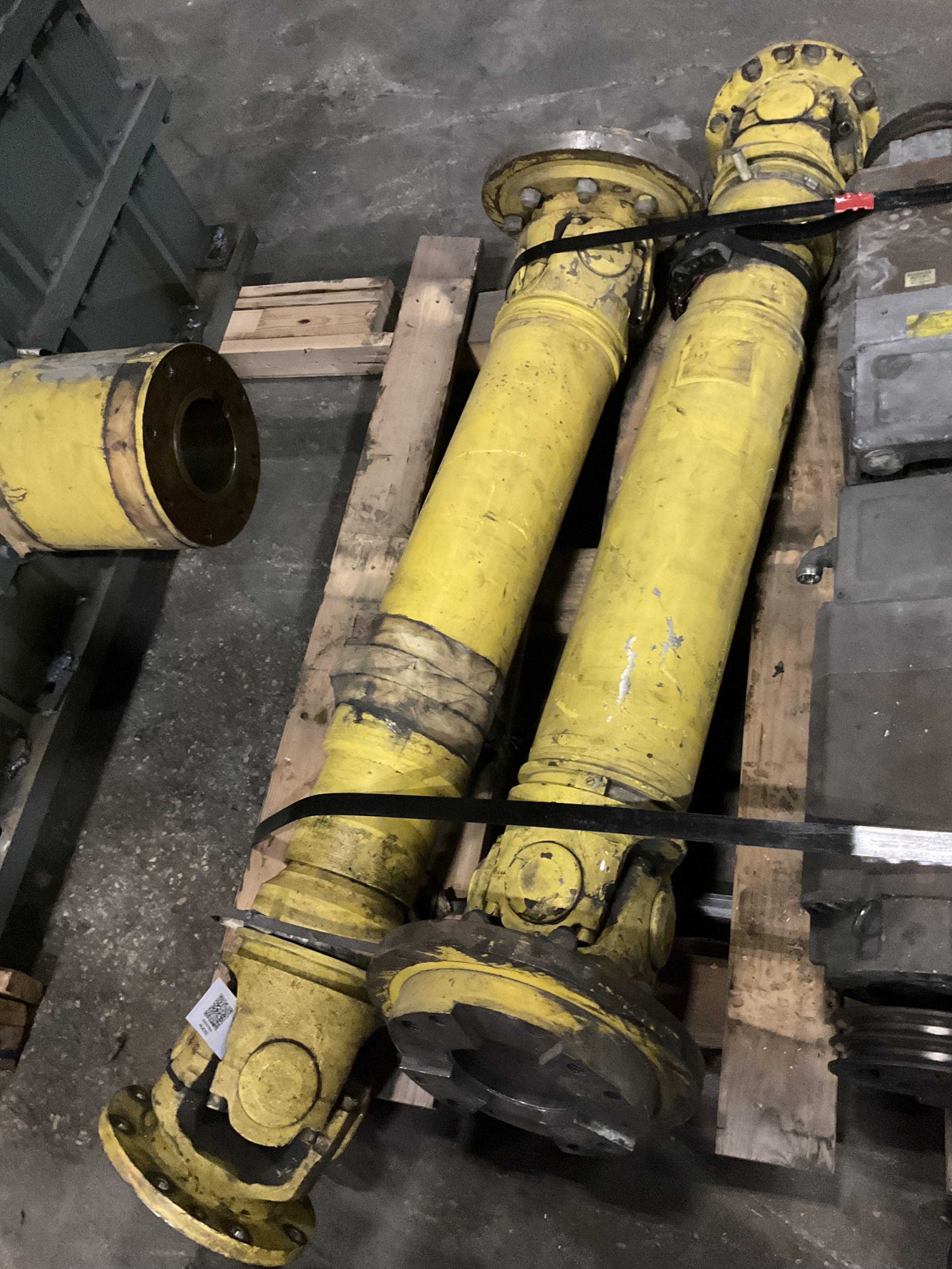 QTY 2 - DRIVE SHAFTS - POWER TRANSMISSION