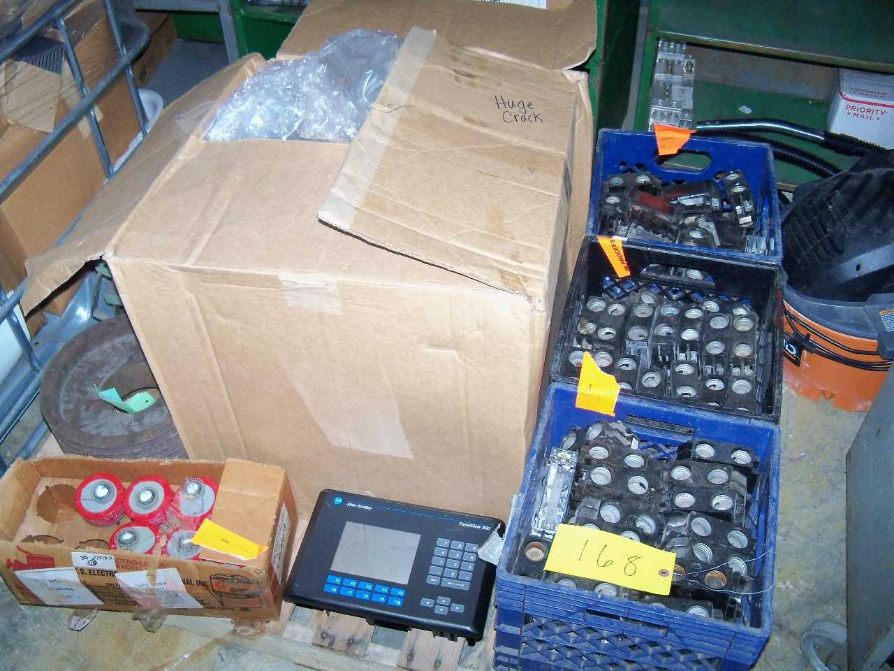 Lot of miscellanous items - MATERIAL HANDLING