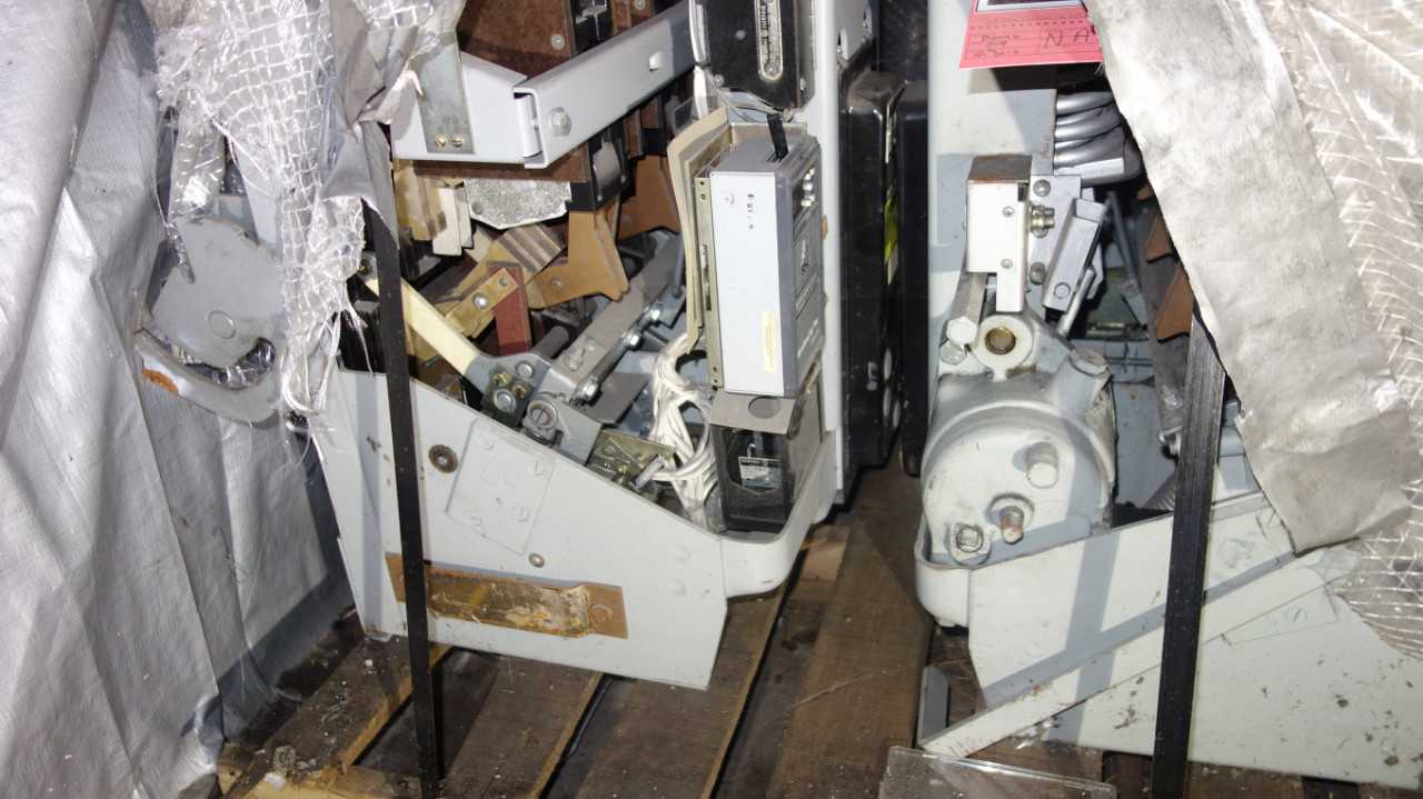 LOT OF ASSORTED ELECTRICAL REPLACEMENT PARTS - INDUSTRIAL PARTS