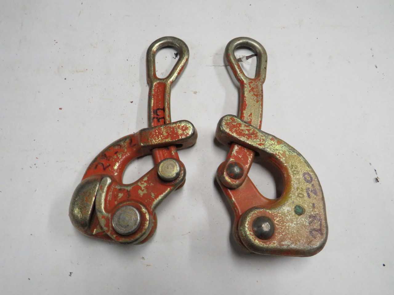 LOT OF 2 KLEIN HAVEN'S GRIP / BULLDOG WIRE PULLING GRIP - ELECTRIC POWER TOOLS