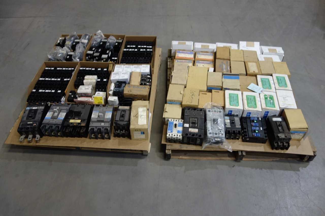 2 PALLETS OF ASSORTED CIRCUIT BREAKERS AND ACCESSORIES - CIRCUIT BREAKERS