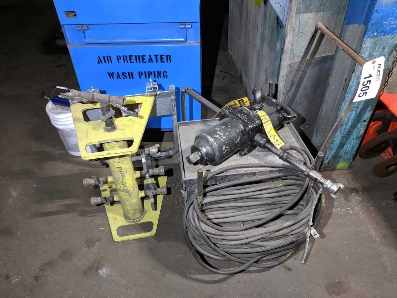 INGERSOLL RAND PNEUMATIC IMPACT HAMMER WITH CART - PNEUMATIC POWER TOOL INGERSOLL RAND PNEUMATIC IMPACT HAMMER WITH CART - PNEUMATIC POWER TOOL
