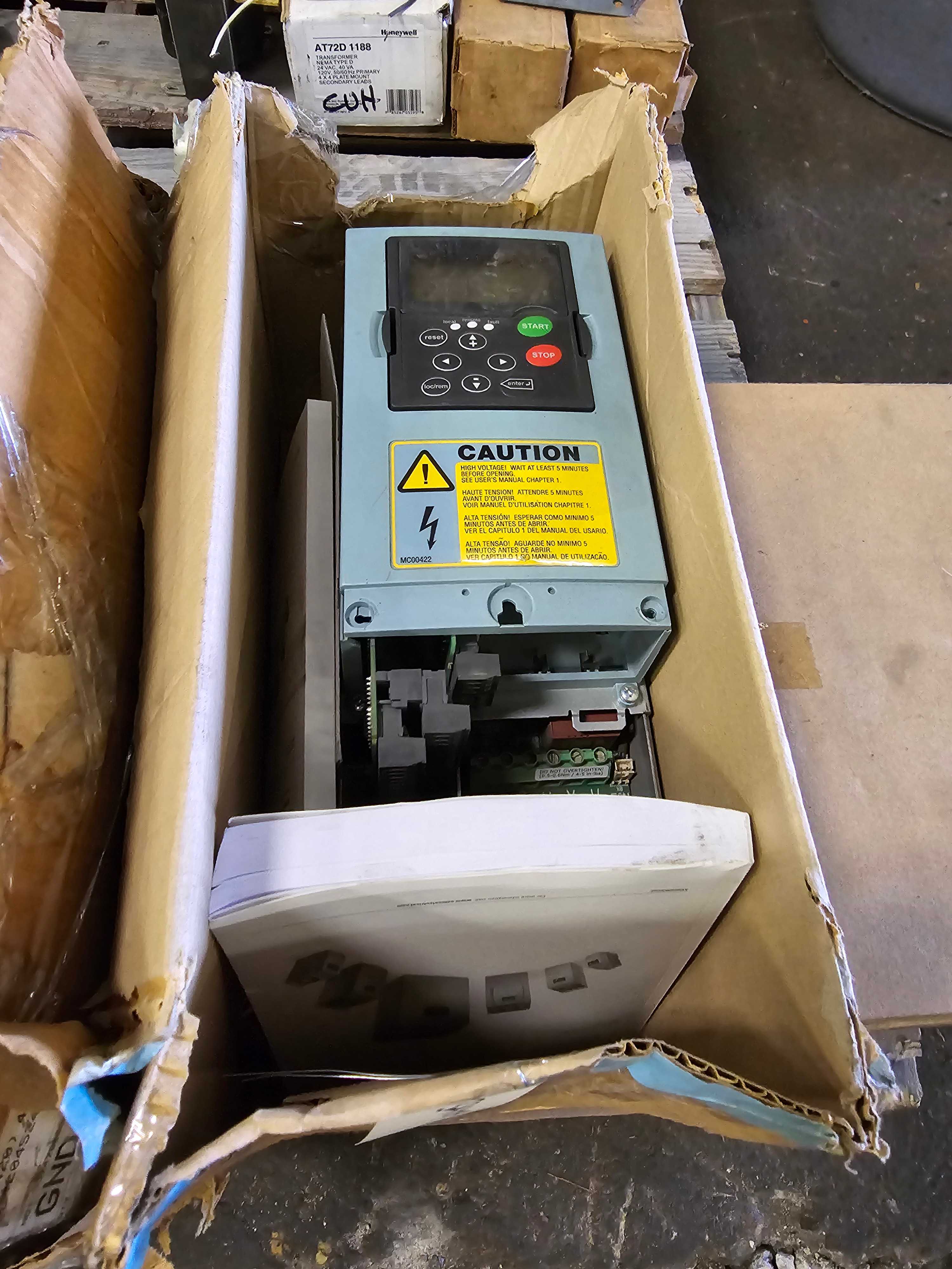 LOT OF EATON & ALLEN BRADLEY VFD'S - INDUSTRIAL PARTS