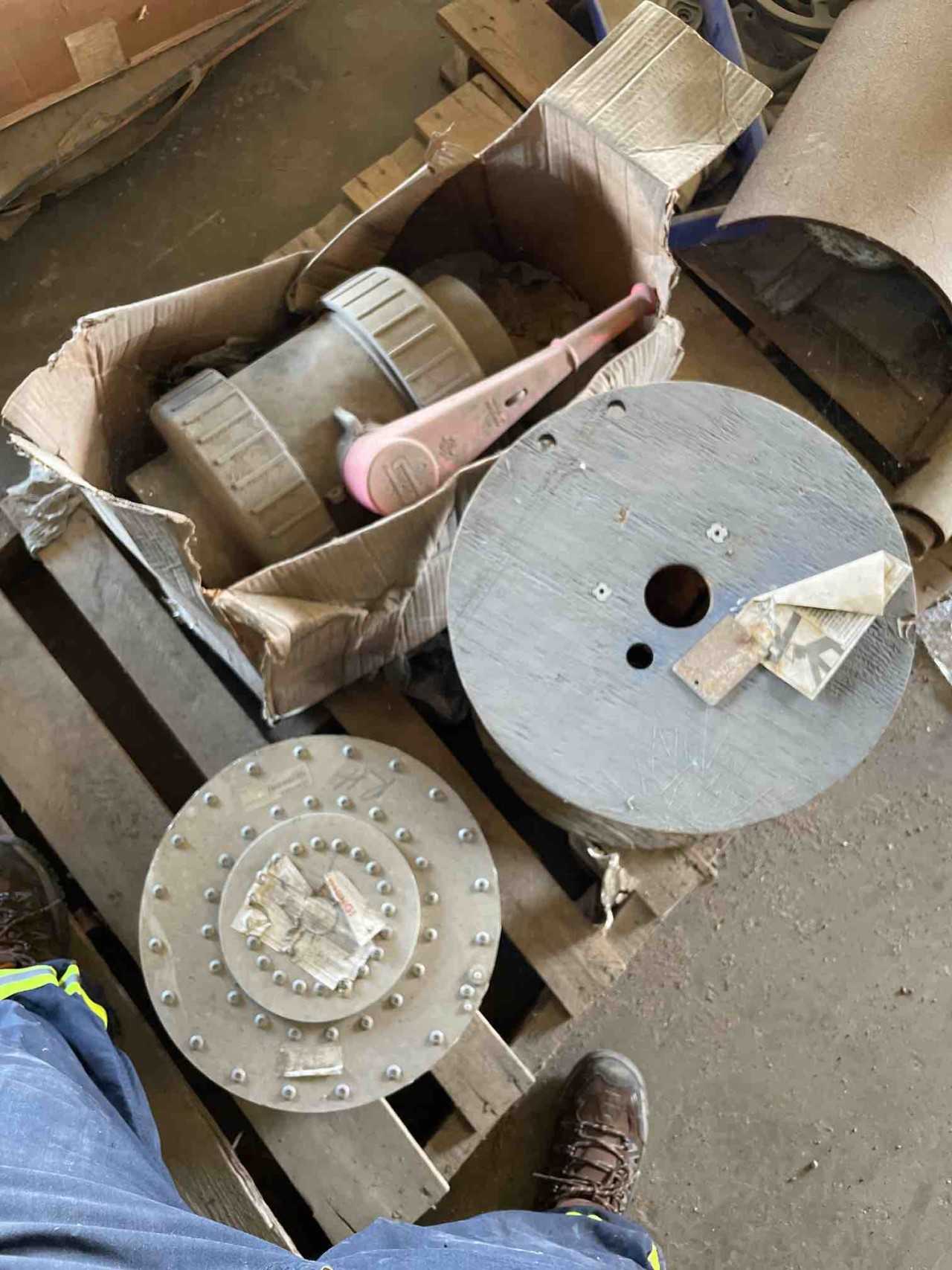 ASSORTED PALLET OF VALVE, 3/8 CABLE & FABRICATED PART - INDUSTRIAL PARTS ASSORTED PALLET OF VALVE, 3/8 CABLE & FABRICATED PART - INDUSTRIAL PARTS