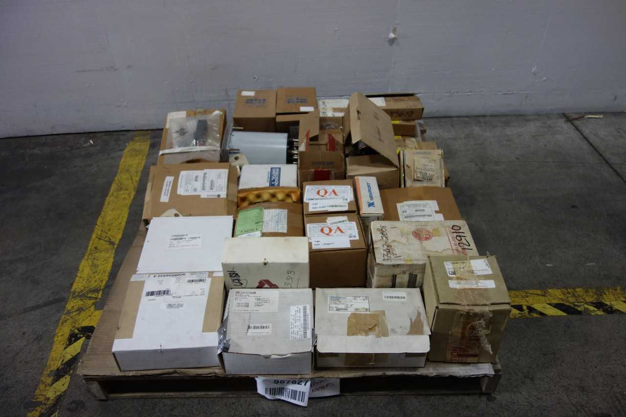 1 PALLET OF ASSORTED ELECTRICAL PANAL METERS - ELECTRICAL COMPONENTS